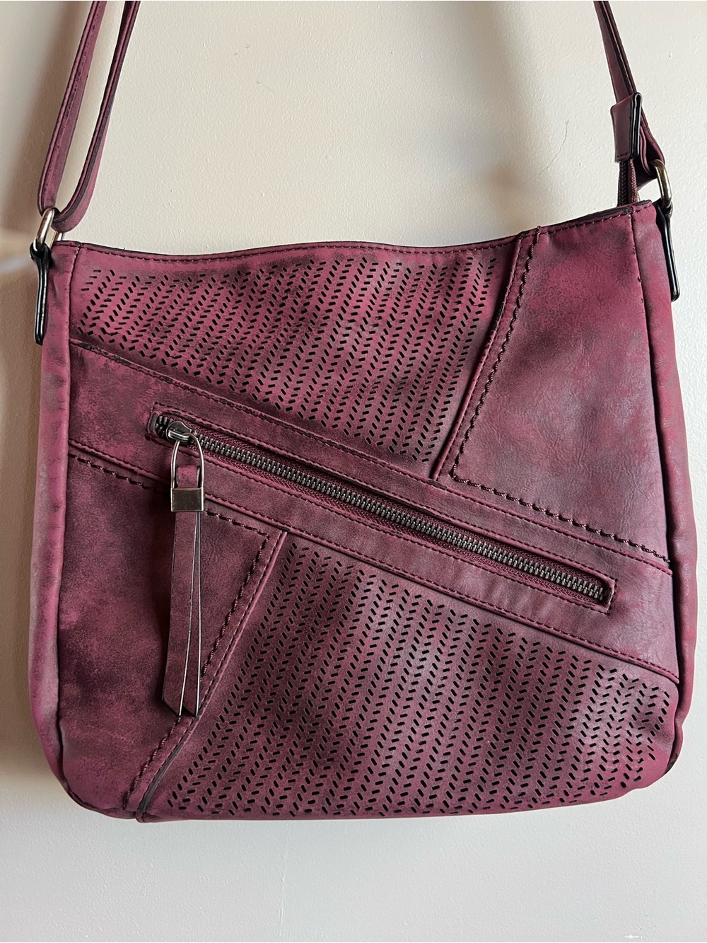Burgundy Crossbody Bag Vegan Leather Shoulder Purse Boho Slouch Zip Handbag